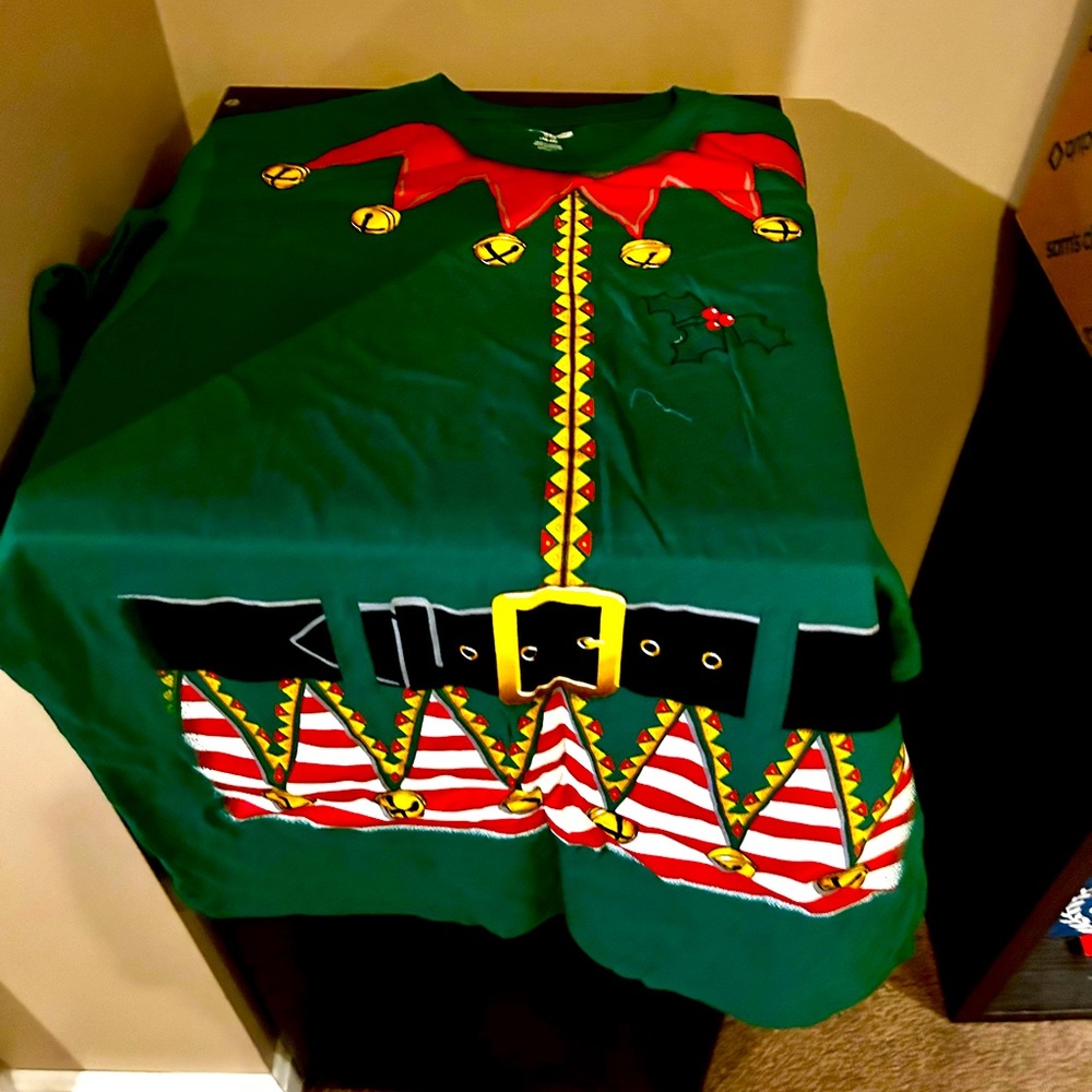 MWT Men’s Cheistmas ELf Tee Shirt XL